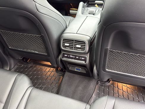 Used 2024 Mercedes-Benz GLS 450 4MATIC image 43