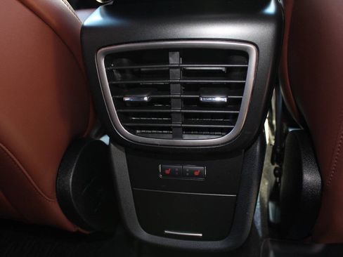 Used 2019 Lincoln Nautilus Reserve AWD/4WD image 18