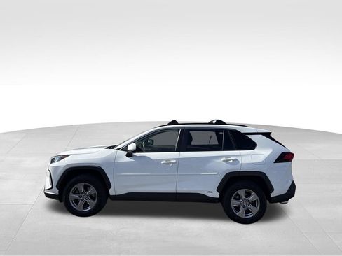 Used 2022 Toyota RAV4 LE AWD/4WD image 9