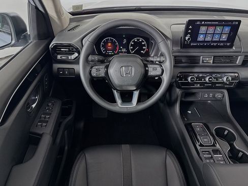 Certified 2025 Honda Pilot Touring image 21