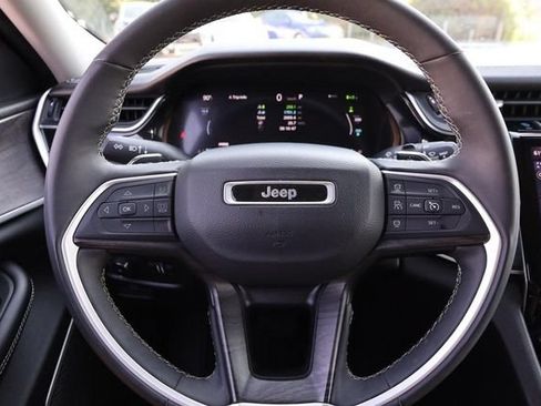 Used 2024 Jeep Grand Cherokee Limited 4xe AWD/4WD image 12