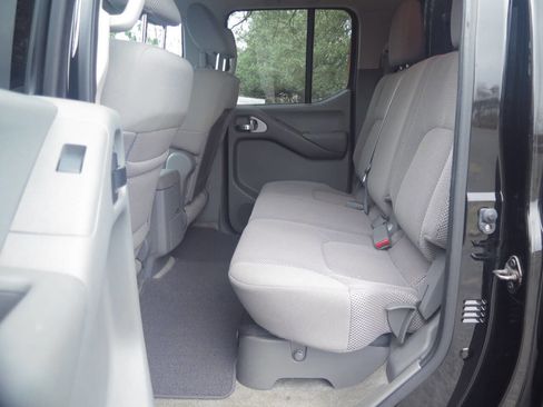 Used 2014 Nissan Frontier SV w/ SV Value Truck Package image 14