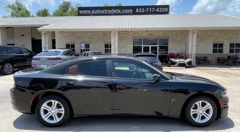 Used 2019 Dodge Charger SXT RWD image 5