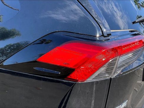 Certified 2025 Toyota RAV4 XLE AWD/4WD image 28