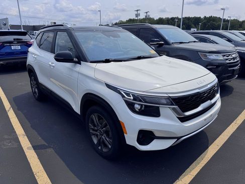 Used 2022 Kia Seltos S FWD image 3