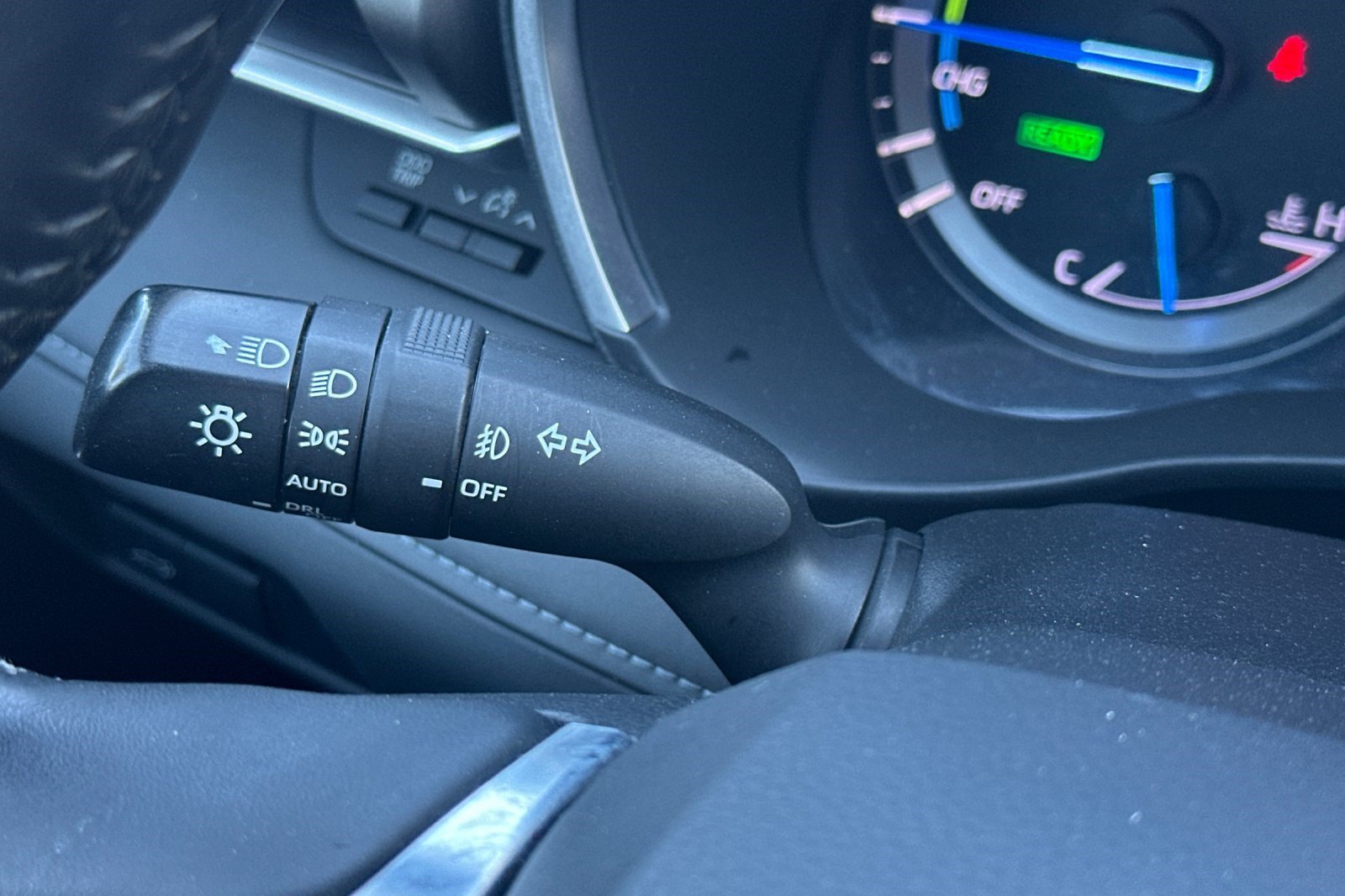 Used 2020 Toyota Highlander XLE AWD/4WD image 32
