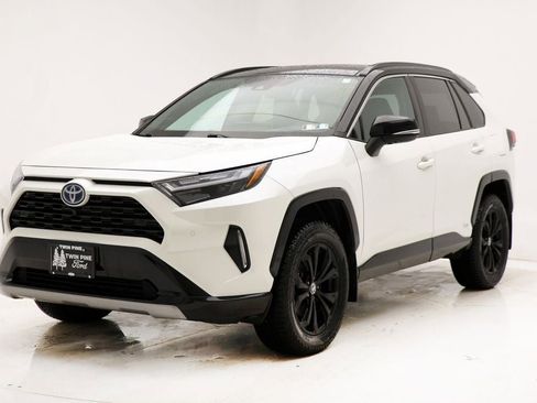 Used 2022 Toyota RAV4 XSE image 2