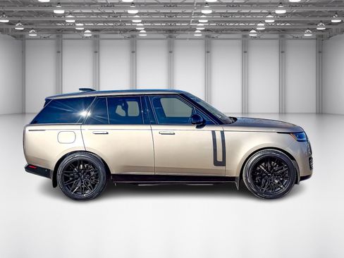 New 2025 Land Rover Range Rover SE image 6