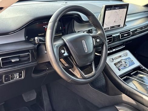 Used 2023 Lincoln Aviator AWD w/ Premium Package image 20