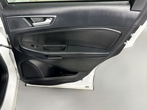 Used 2017 Ford Edge SE FWD image 28