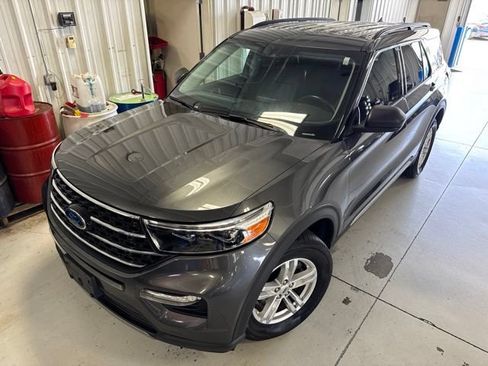 Used 2020 Ford Explorer XLT w/ Equipment Group 202A AWD/4WD image 26
