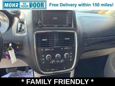 Used 2018 Dodge Grand Caravan SE w/ UConnect Hands-Free Group FWD image 22
