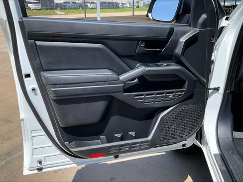 Used 2024 Toyota Tacoma SR image 23