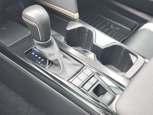 Used 2025 Toyota Camry XSE image 19