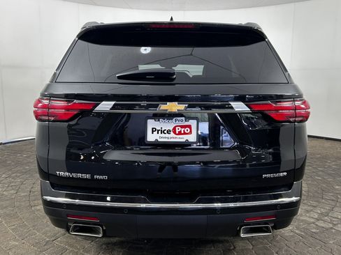 Used 2023 Chevrolet Traverse Premier AWD/4WD image 6