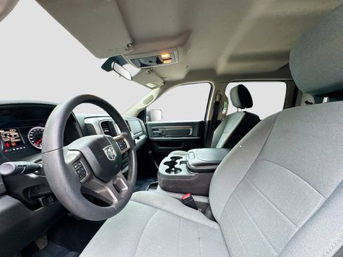 Used 2022 RAM 1500 Classic SLT AWD/4WD image 19