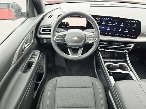 New 2026 Chevrolet Traverse LT w/ LPO, Floor Liner Package AWD/4WD image 7
