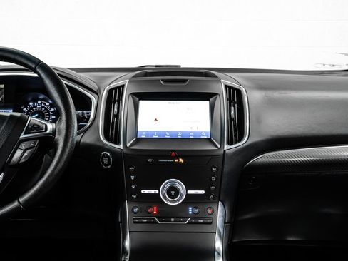 Used 2020 Ford Edge Titanium w/ Equipment Group 301A FWD image 23