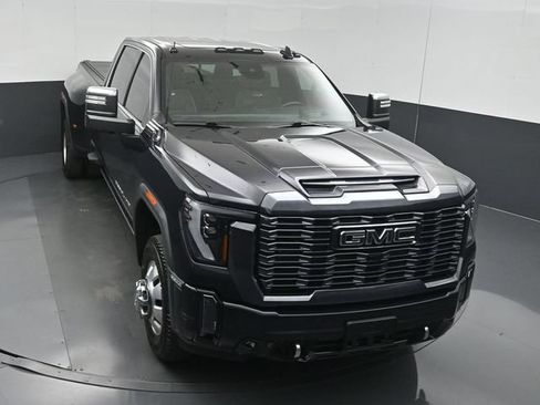 Used 2024 GMC Sierra 3500 Denali Ultimate AWD/4WD image 45