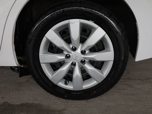 Used 2016 Toyota Corolla LE FWD image 25
