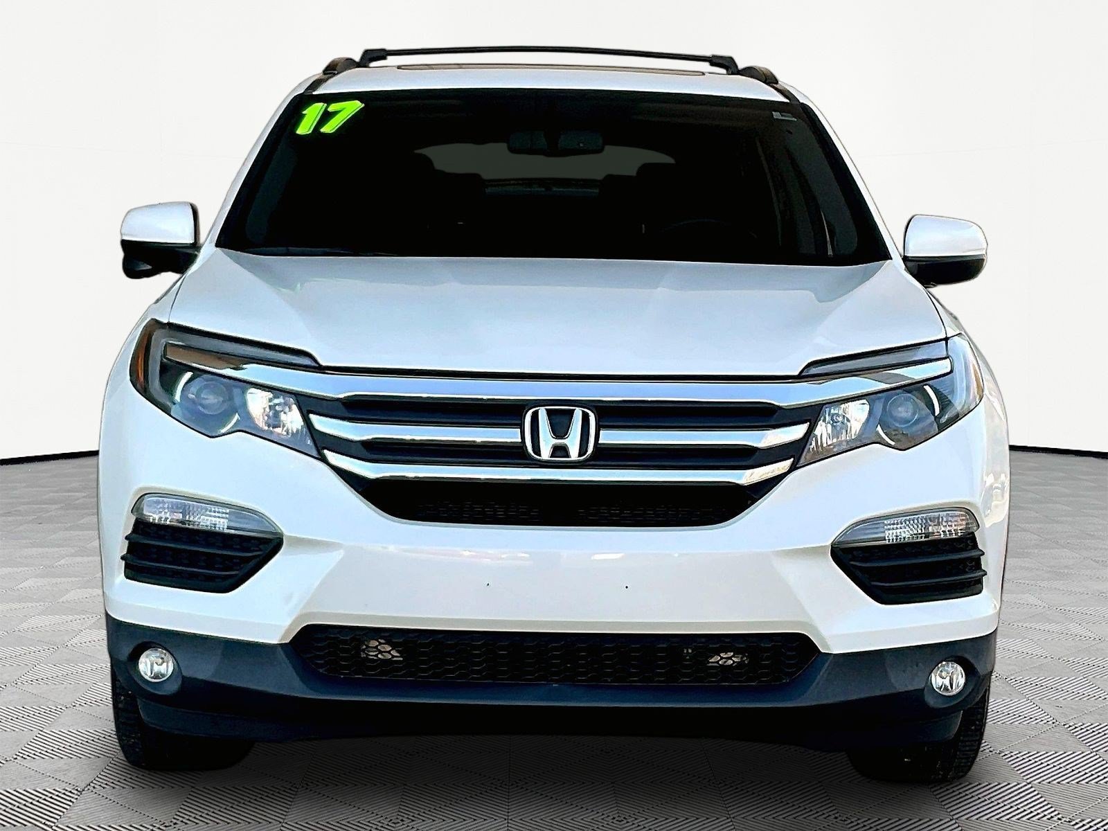 Used 2017 Honda Pilot EX-L image 2