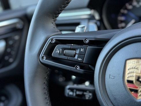 New 2026 Porsche Macan image 23