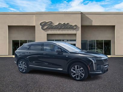 New 2025 Cadillac Optiq Luxury 1