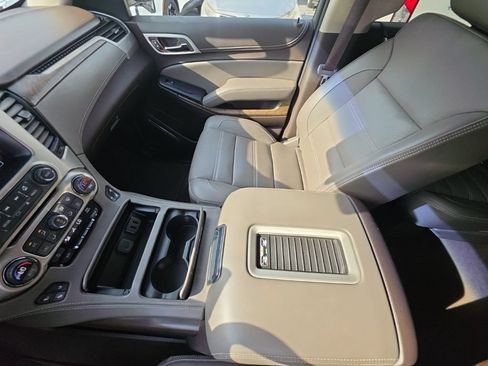 Used 2018 GMC Yukon Denali AWD/4WD image 15