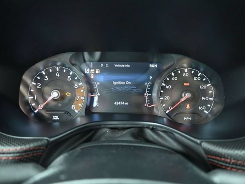Used 2025 Jeep Compass Trailhawk AWD/4WD image 34