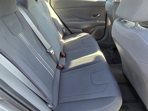 Certified 2022 Hyundai Elantra SEL image 15