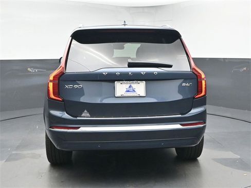 New 2026 Volvo XC90 B6 Plus w/ Protection Package Premier image 7