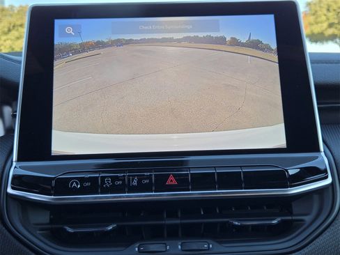 New 2026 Jeep Compass Latitude image 17