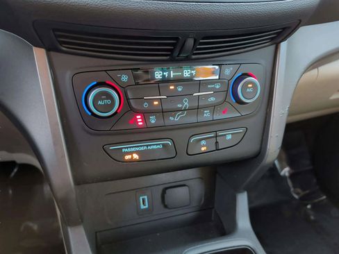 Used 2018 Ford Escape SE w/ SE Sync 3 Package image 14