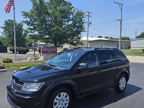Used 2017 Dodge Journey SE FWD image 1