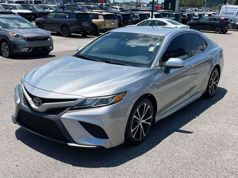 Used 2019 Toyota Camry SE FWD image 29