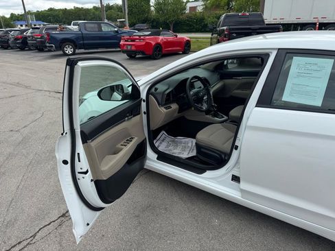 Used 2020 Hyundai Elantra SEL w/ Cargo Package (C1) FWD image 16