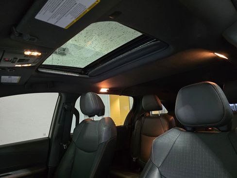 Used 2021 Toyota Sienna XSE image 23