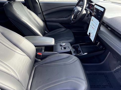 Used 2021 Ford Mustang Mach-E Premium image 24