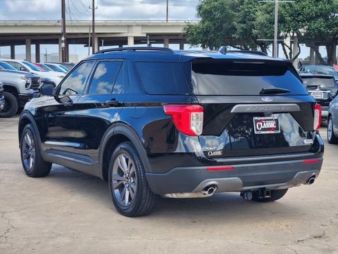 Used 2024 Ford Explorer XLT w/ Equipment Group 202A RWD image 5