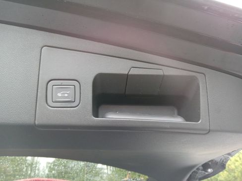 New 2026 Cadillac XT5 Luxury image 24