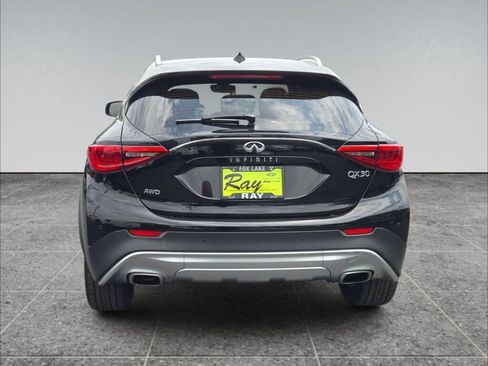 Used 2018 INFINITI QX30 Premium w/ Navigation Package AWD/4WD image 6