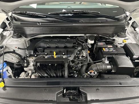 Used 2024 Hyundai Venue SEL FWD image 24