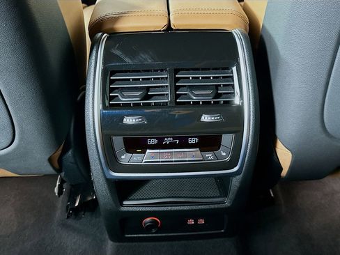 Used 2025 BMW X7 xDrive40i image 26