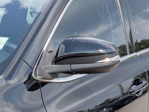 Used 2017 Toyota Highlander Limited AWD/4WD image 10
