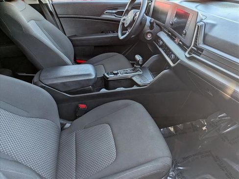 Used 2023 Kia Sportage LX image 19