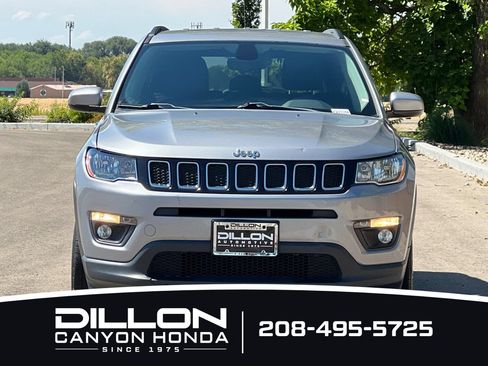Used 2017 Jeep Compass Latitude AWD/4WD image 9