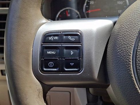 Used 2011 Jeep Liberty Limited w/ Tire & Wheel Group AWD/4WD image 23