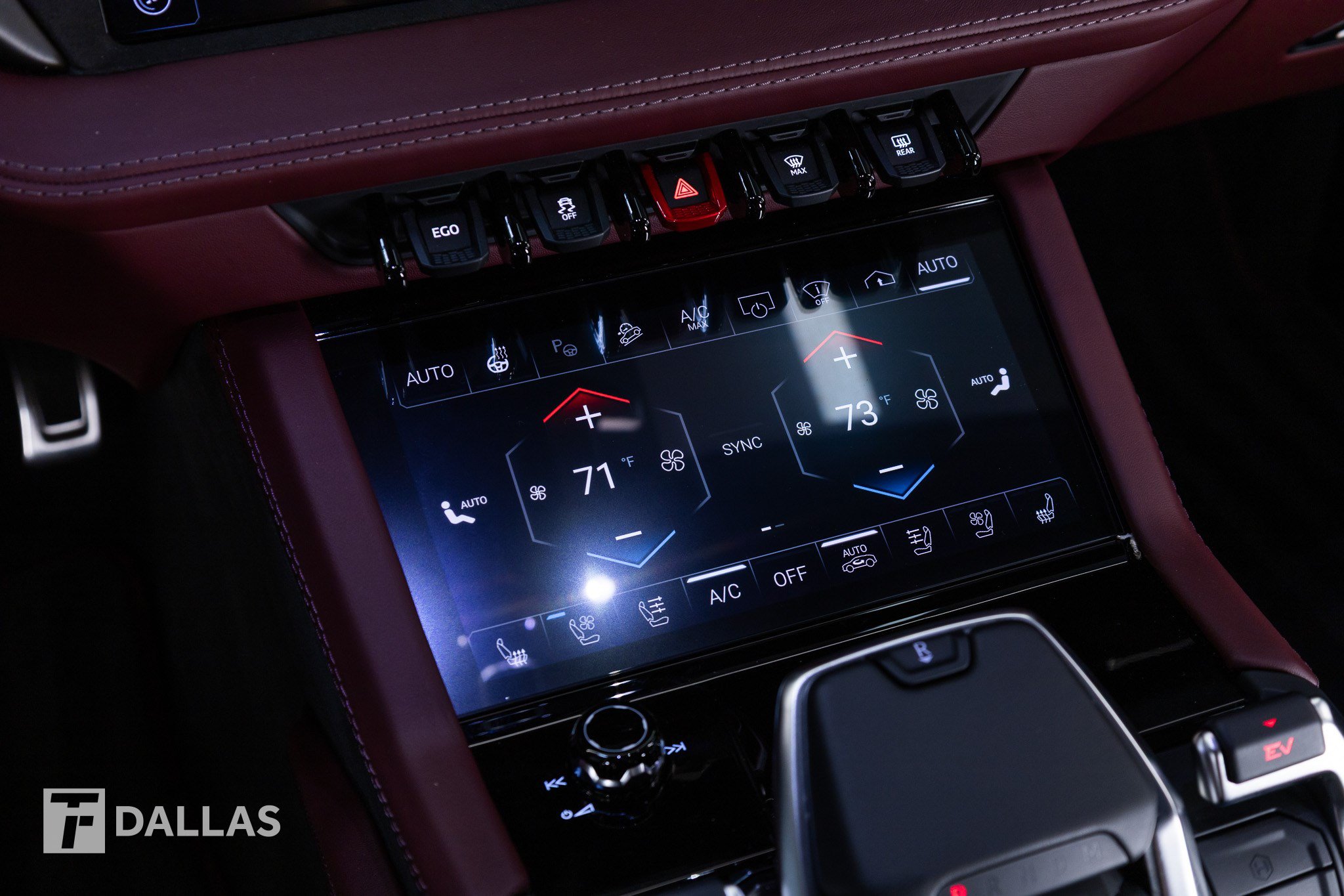 Used 2025 Lamborghini Urus SE AWD/4WD image 30