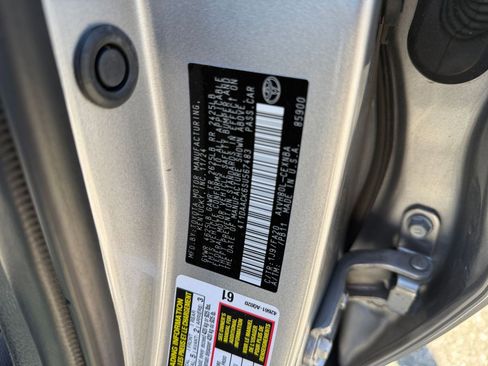 Used 2025 Toyota Camry LE image 28