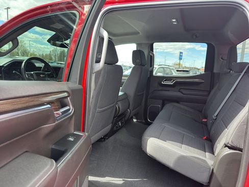 Used 2022 Chevrolet Silverado 1500 LT AWD/4WD image 30